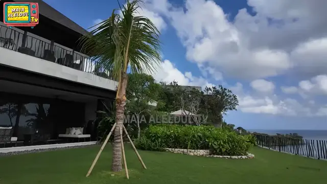 Potret Taman dan Kolam Renang Villa Maia Estianty di Bali