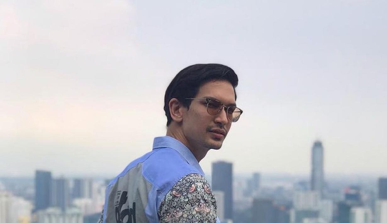 Ultah Ke-31, Dimas Beck Dapat Bunga dari Ririn Ekawati ...