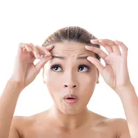 Cara Mengatasi Kerutan di Wajah dengan Bahan Alami / copyright shutterstock