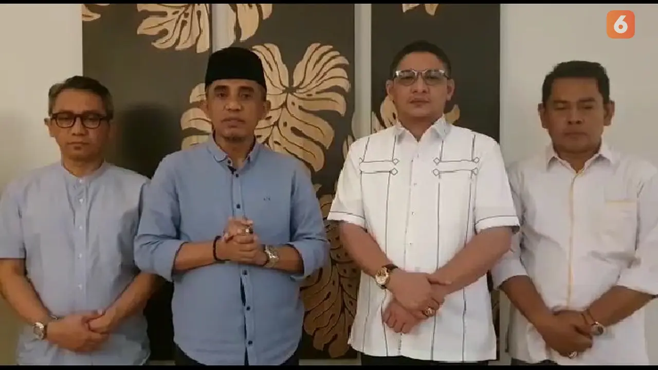 Anwar Hafid dan Pasha Ungu didampingi relawan dan pendukungnya