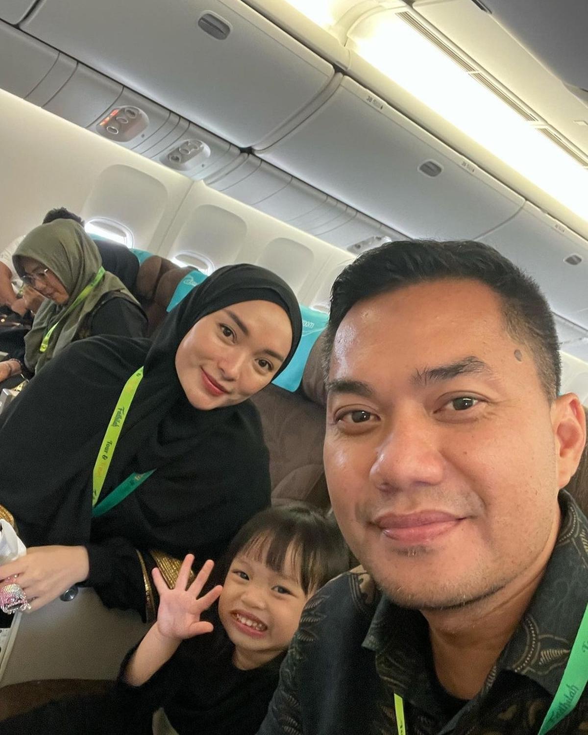 Di tengah kabar kurang menyenangkan, Zaskia Gotik dan Sirajuddin Mahmud Sabang menjalani ibadah umrah ke Tanah Suci pekan lalu (18/10).