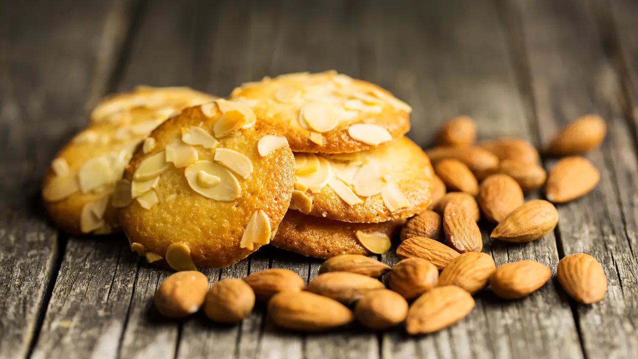 resep almond crispy