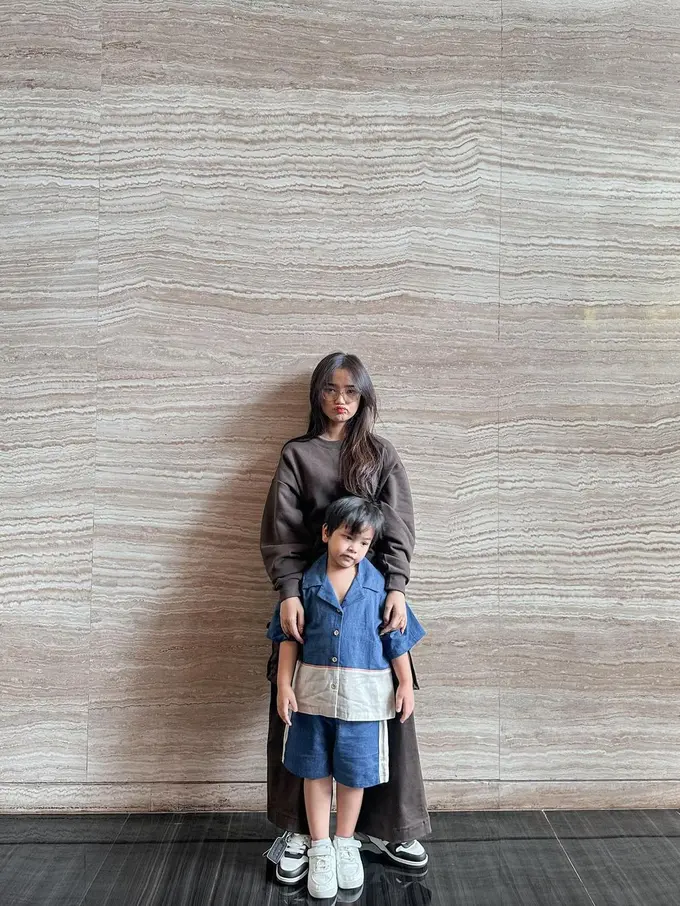 Potret terbaru Fuji dan Gala Sky yang disebut makin mirip (Sumber: Instagram/@fuji_an)