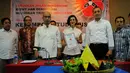 Dalam deklarasi di Gedung Joang 45, Jakarta itu juga diadakan acara potong tumpeng, (13/10/14). (Liputan6.com/Faisal R Syam)