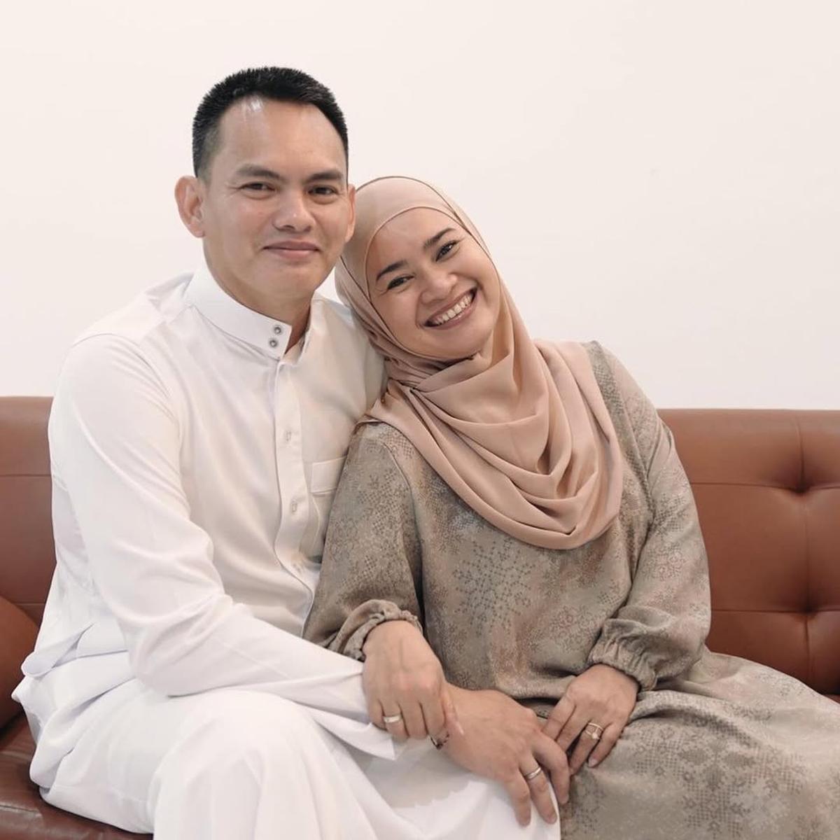 7 Potret Rumah Tangga Harmonis Ikke Nurjanah dan Suami yang Usianya Lebih Muda, Rayakan Lebaran Bareng Keluarga