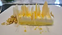 Honey and Tea, dessert terinspirasi STMJ yang merupakan kreasi chef Maxie Millian dalam Chef Take Over Series di 1928 Restaurant, The Hermitage, a Tribute Portfolio Hotel, Jakarta. (Liputan6.com/Asnida Riani)