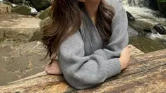 Meski jarang melakukan sesi pemotretan, pemilik nama lengkap Malaikha Dayanara Kridaman ini tetap tampil menawan meski hanya liburan main air di sebuah air terjun atau curug. (Liputan6.com/IG/@malaikha)