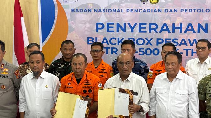 Basarnas Serahkan Black Box Pesawat ATR ke KNKT, Penyebab Kecelakaan Segera Terungkap