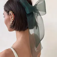 TikTok membawa tren memotong rambut di tengah-tengah acara pernikahan untuk membuat transformasi perubahan [@leletny]