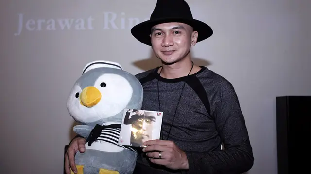 Anji Gunakan Boneka sebagai Model di Video Klip Single Terbaru
