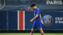 Gelandang Paris Saint-Germain (PSG) Vitinha, tiba untuk sesi latihan menjelang laga matchday 1 Grup H Liga Champions kontra Juventus di Saint-Germain-en-Laye di luar Paris, Senin (5/9/2022). Juventus maupun PSG mempunyai pemain yang mengesankan di skuadnya dan ingin memenangkan pertandingan UEFA Champions League ini. (Photo by FRANCK FIFE / AFP)