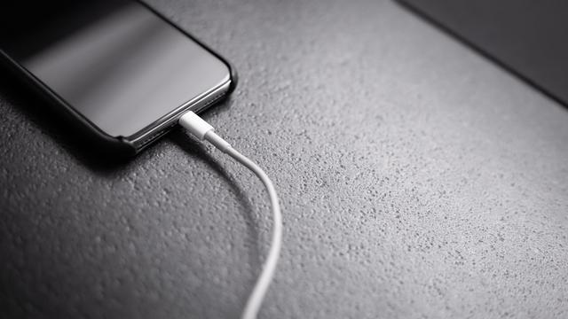 Charging iPhone with Lightning connector