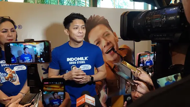 Ariel NOAH dalam press conference Indomilk Steril Click to get Riil (Fimela.com/salsa)