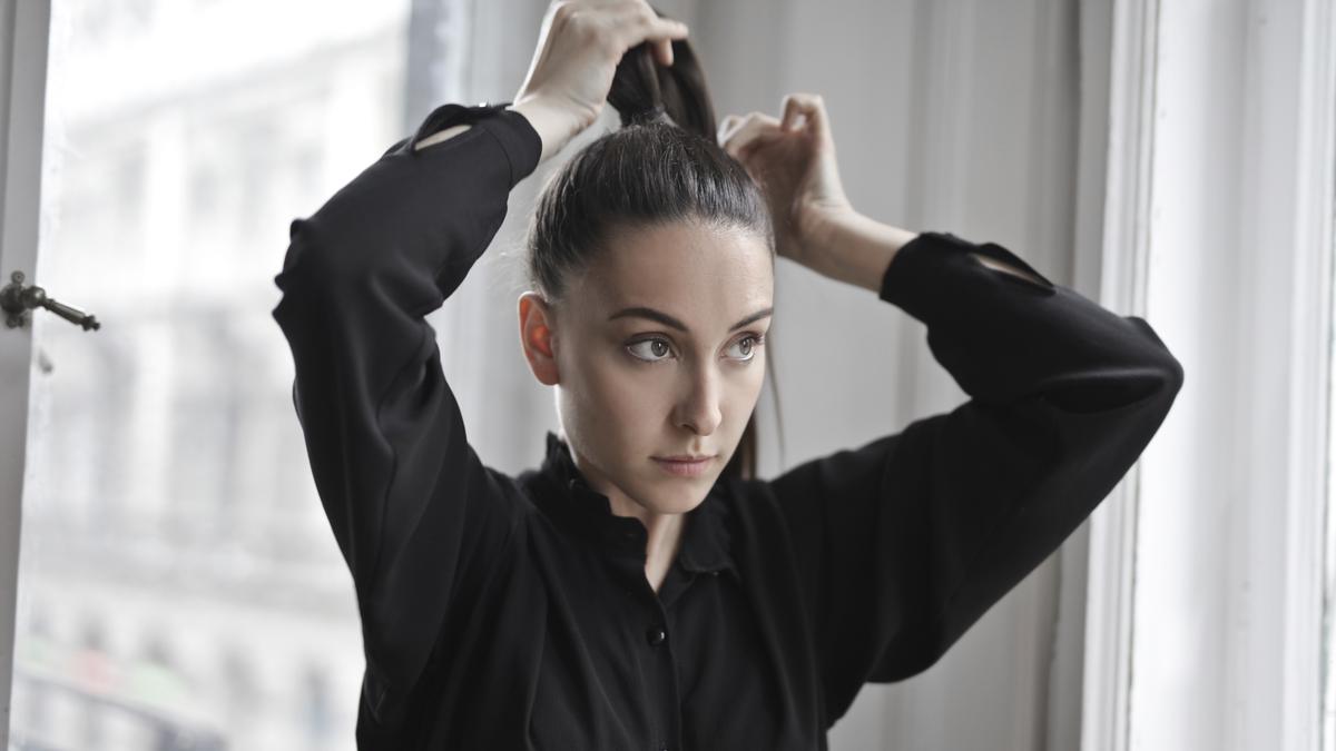 5 Model Rambut Simple untuk Acara Kantor, Tampil Profesional dan Stylish Sepanjang Hari