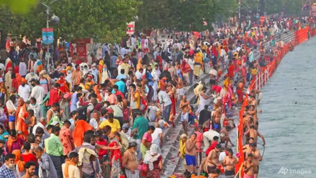 Ritual mandi di India di tengah masa pandemi COVID-19.