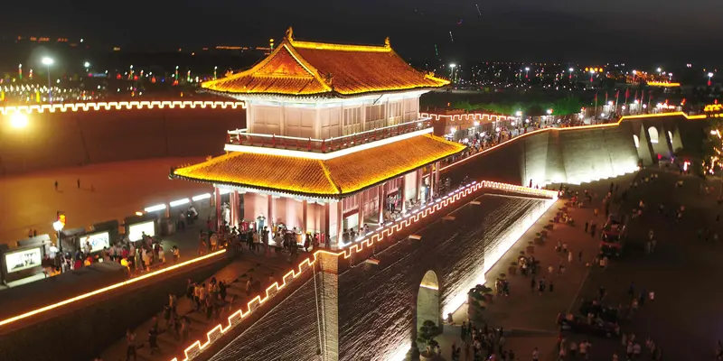 Menikmati Suasana Malam di Kota Kuno Zhengding