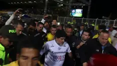 Dalam pertandingan amal bertajuk Match For Peace, yang secara harfiah berarti ‘Pertandingan untuk Kedamaian’, sikap yang sebaliknya malah ditunjukkan legenda sepakbola dunia, Diego Maradona, yang menyimpang dari judul pertandingan tersebut.
