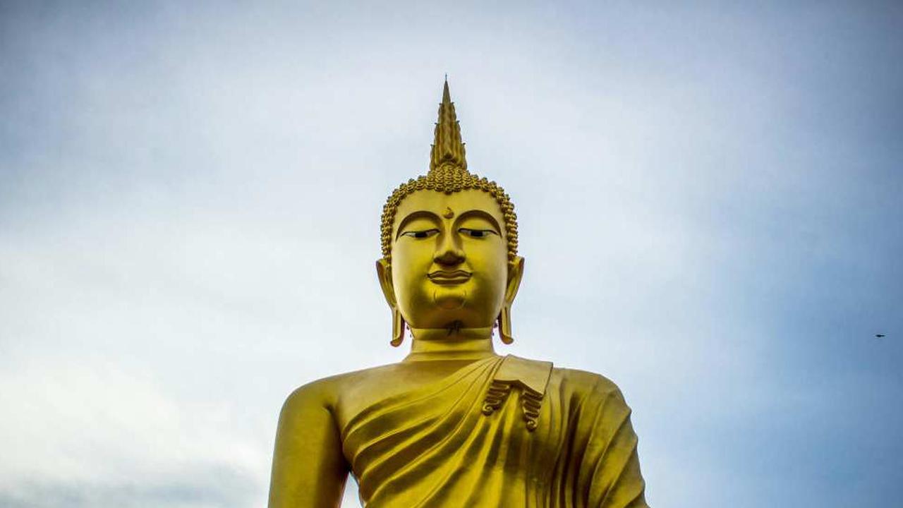 ilustrasi patung buddha