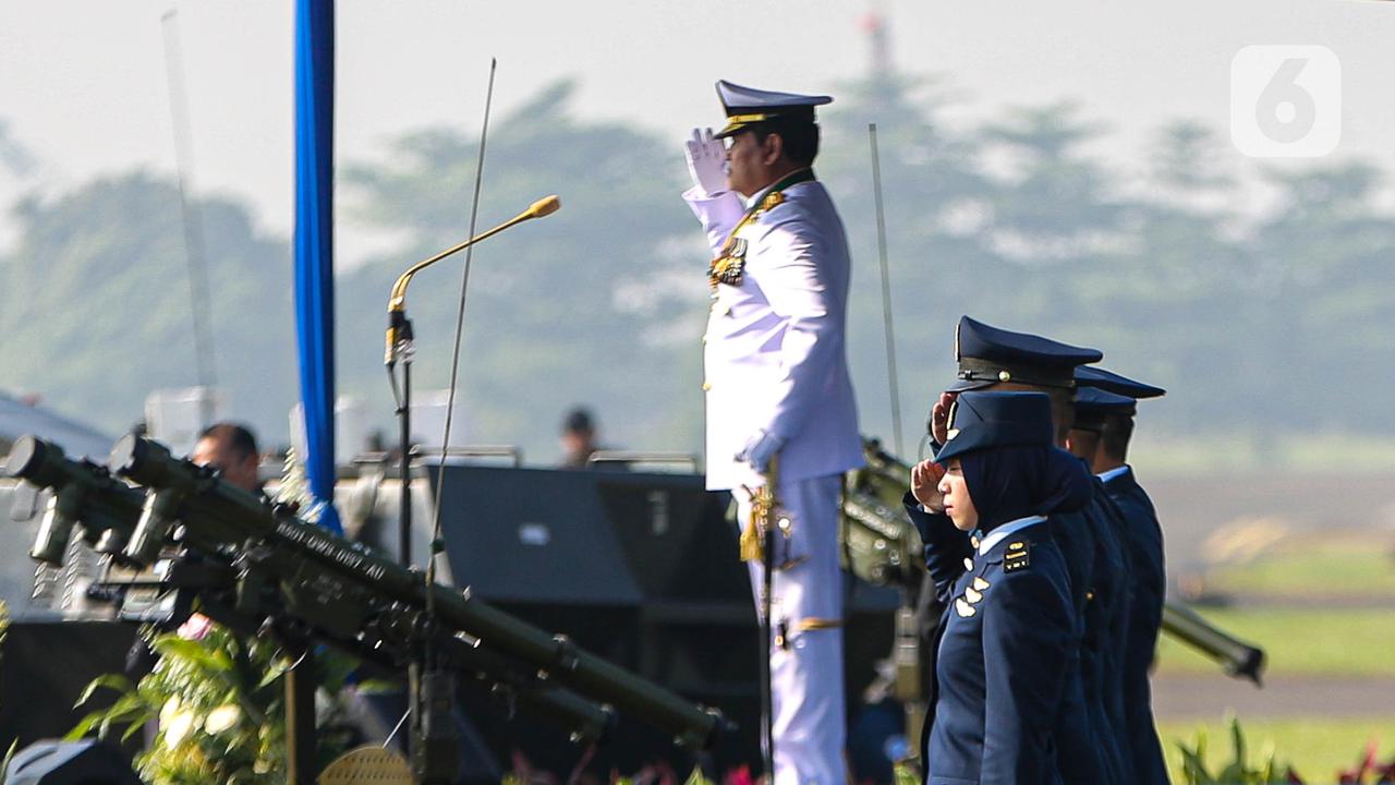 Panglima TNI Laksamana Yudo Margono Pimpin Upacara Puncak HUT ke-77 TNI AU