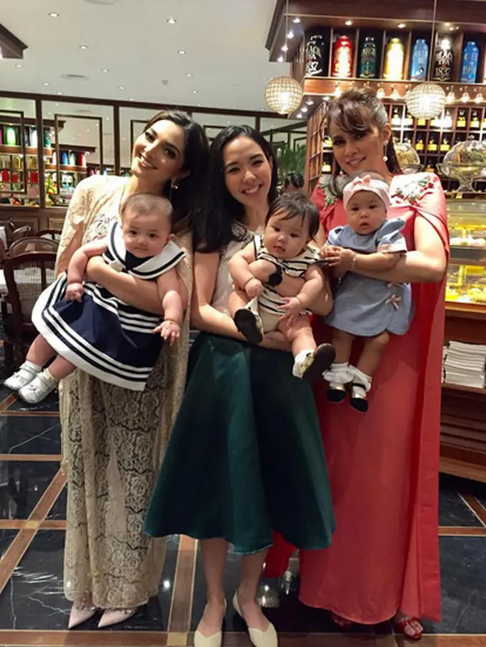 [Bintang] Ashanty, Gisella Anastasia, Olla Ramlan