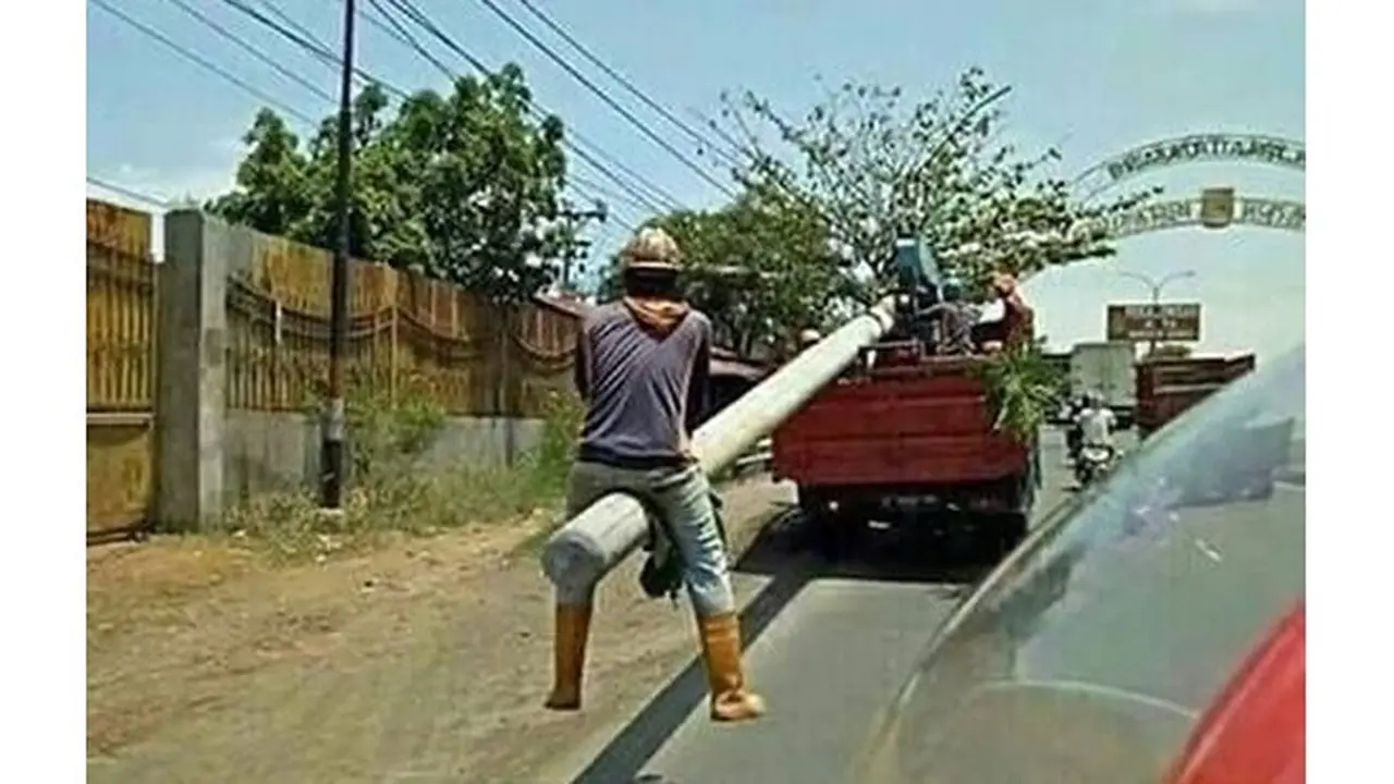 6 Kelakuan Santai Orang Naik Kendaraan Ini Nyeleneh Banget