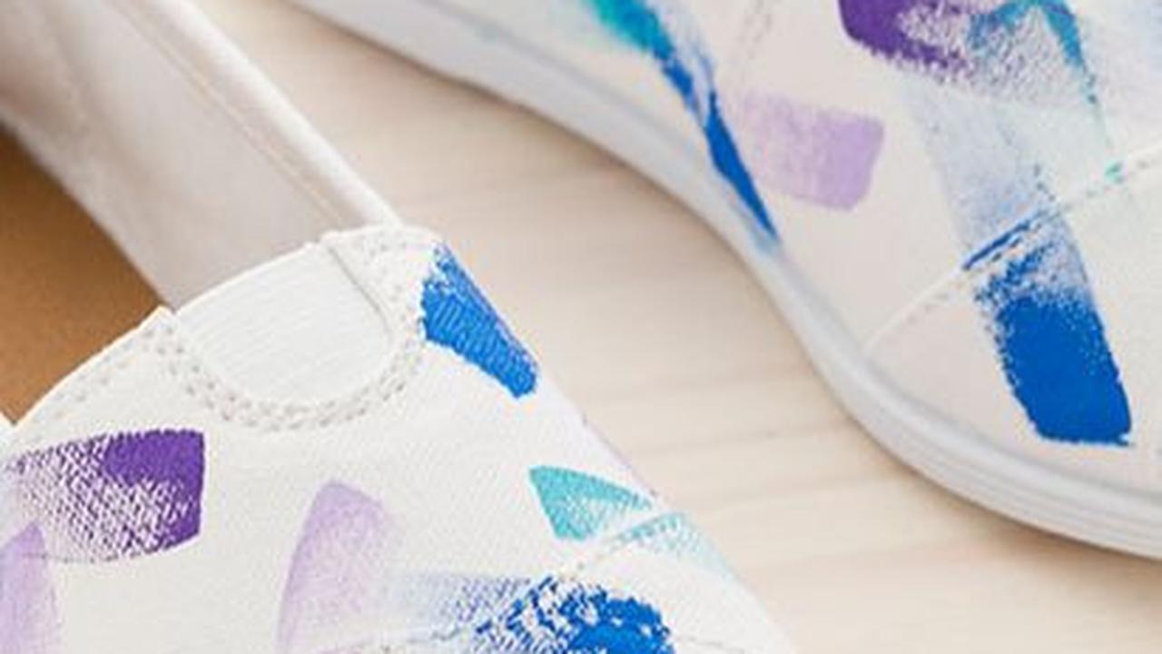 <b>Espadrilles: Sepatu Berbahan Kanvas yang Nyaman</b><br>