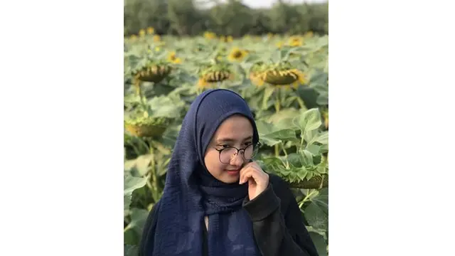 Ayu Larasati ini sendiri meupakan mahasiswi pendidikan bahasa Mandarin UNESA.