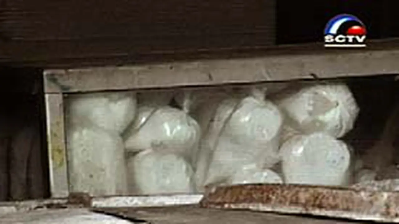 201102cBuktibom1.jpg