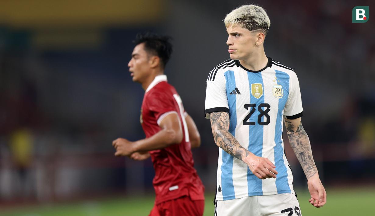 <p>Pemain Argentina, Alejandro Garnacho&nbsp;saat laga FIFA Matchday melawan Timnas Indonesia di Stadion Utama Gelora Bung Karno (SUGBK), Senayan, Jakarta, Senin (19/06/2023). (Bola.com/Bagaskara Lazuardi)</p>