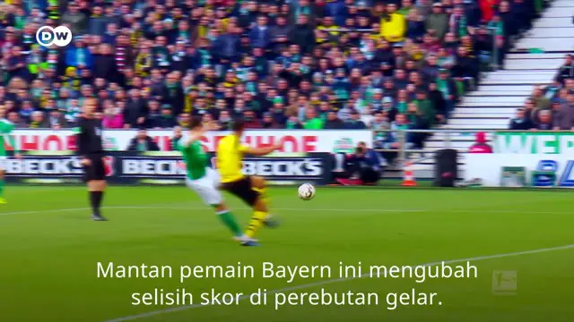 Berita video striker Werder Bremen yang juga mantan pemain Bayern Munchen, Claudio Pizarro, membuat Borussia Dortmund harus bermain imbang 2-2 pada pekan ke-32 Bundesliga 2018-2019 di Weserstadion, Sabtu (4/5/2019).