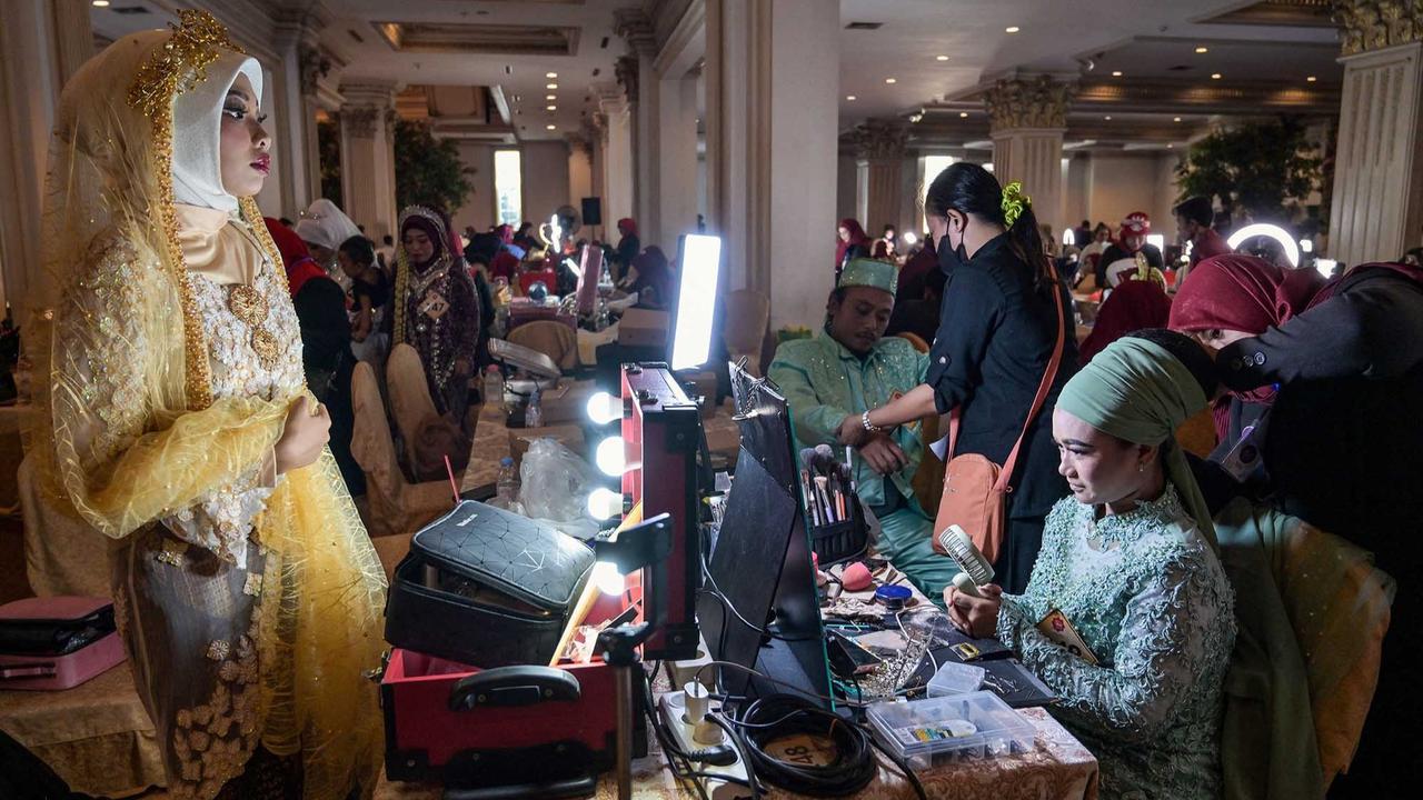 FOTO: 285 Pasangan Ikuti Isbat Nikah Massal di Surabaya