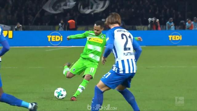 Berita video Kevin-Prince Boateng masuk dalam daftar pencetak gol terbaik pekan ke-12 Bundesliga 2017-2018. This video presented by BallBall.