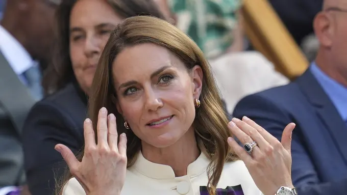 Ikut Tren, Kate Middleton Menumpuk 4 Cincin Pertama Kalinya Saat Tampil di Wimbledon 2025