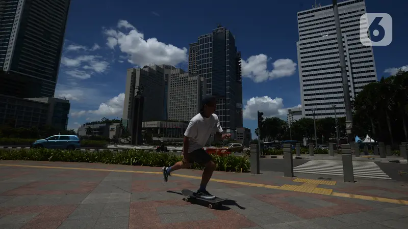 Langit Biru Hiasi Jakarta