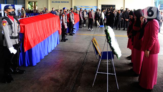 2 Jenazah Korban Helikopter Polri Jatuh Tiba di Markas Polairud Pondok Cabe