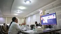 Pertemuan virtual Wali Kota Makassar Danny Pomanto dengan Singapore Coorporation Enterprise (Liputan6.com/Fauzan)