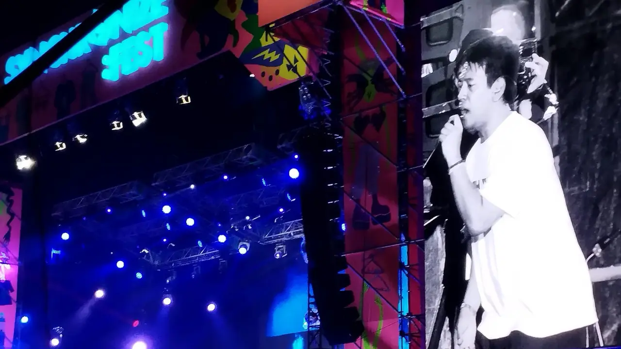 Penampilan D'Masiv di Synchronize Fest 2025. (M Altaf Jauhar/ Liputan6.com)