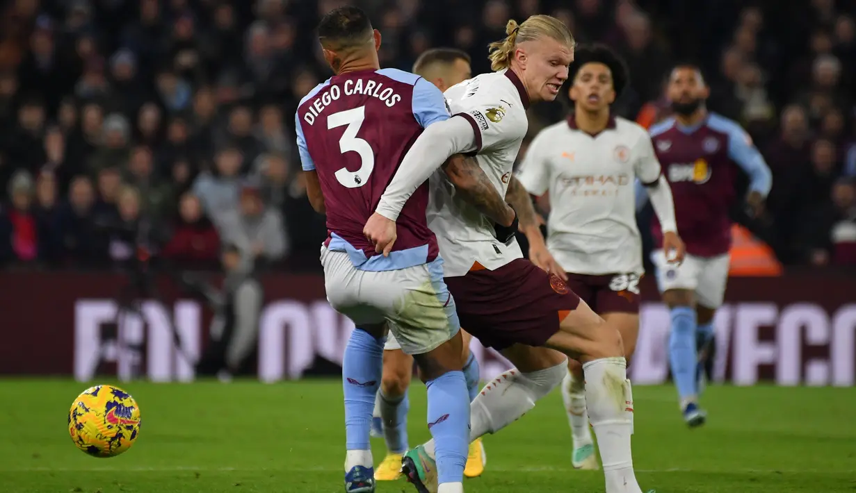 Hasil ini membawa tim asuhan Unai Emery naik ke posisi tiga klasemen sementara dengan 32 poin hingga pekan ke-15, menggeser Man City yang turun ke peringkat empat dengan 30 poin dan sudah menelan tiga kekalahan di musim ini. (AP Photo/Rui Vieira)