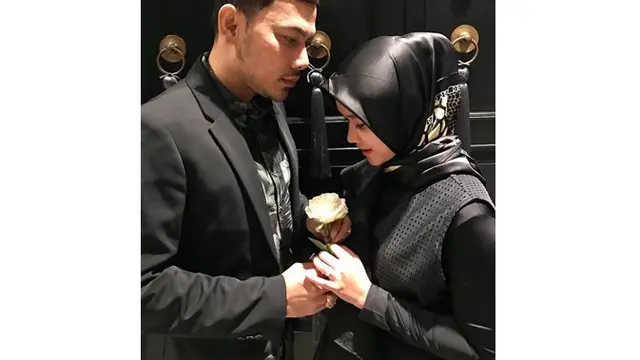 Kisah percintaan Fikoh dan Fomal sukses membuat warganet baper.