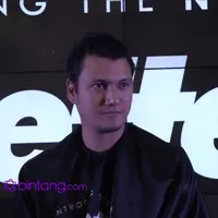 Setelah menjadi ayah, Christian terbiasa mengurus sang anak dari mulai mengganti popok sampai mengajak bermain. Mereka berdua sering bermain piano bersama.