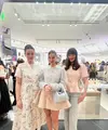 Anne Curtis, Velove Vexia, dan Mawar de Jongh hadir Dior Beauty Boutique opening party dengan gaya memikat serba pastel. Dalam balutan busana dari Dior ketiganya tampil menawan dan anggun khas rumah mode asal Prancis ini. / Foto dok: Fimela.