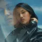 Potret cantik Nike Ardilla hasil AI dalam video klip ‘Bertemu Kembali’ (Youtube/Musica Studios)