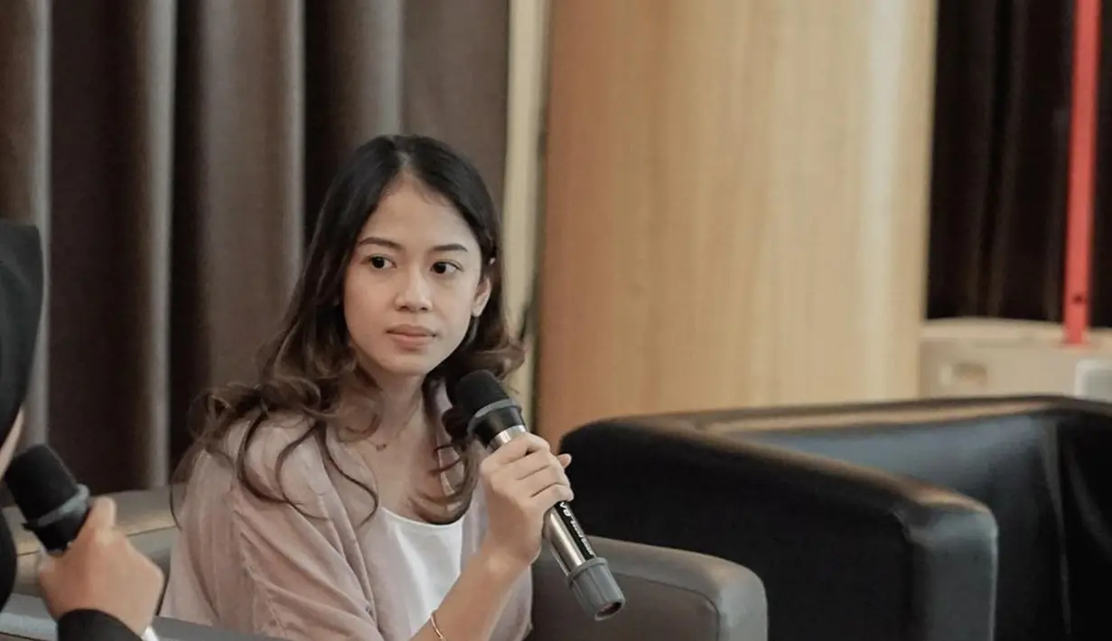 Belum lama ini, Sabina Satya bintang sinetron Anak Langit ini mengisi acara sebagai pembicara dalam acara ISLC (Indonesia Student Leader Camp) 2022 di kampus Universitas Indonesia. Jadi pembicara di hadapan siswa SMA, artis berusia 24 tahun ini ungkap jika ia bersyukur bisa memberikan inspirasi untuk siswa SMA yang ikuti ISLC 2022. (Liputan6.com/IG/sabinakatya)
