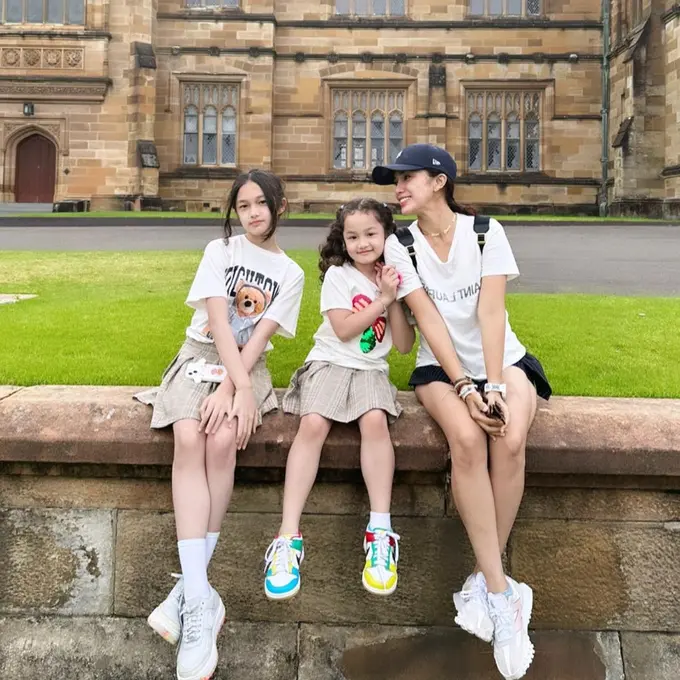 Elea dan Sheva, anak Ussy Sulistiawaty (Instagram/andhiiikapratama)