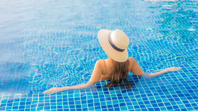 Arti Mimpi Berenang di Air yang Jernih