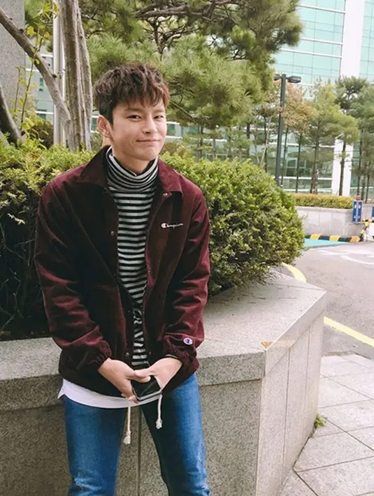 Sebagai seorang pemuda Korea Selatan, In Guk nampaknya sudah sangat siap mengikuti kehidupan militer. Termasuk dengan segala konsekuensi yang akan diterimanya nanti. (Instagram/seo_cccc)