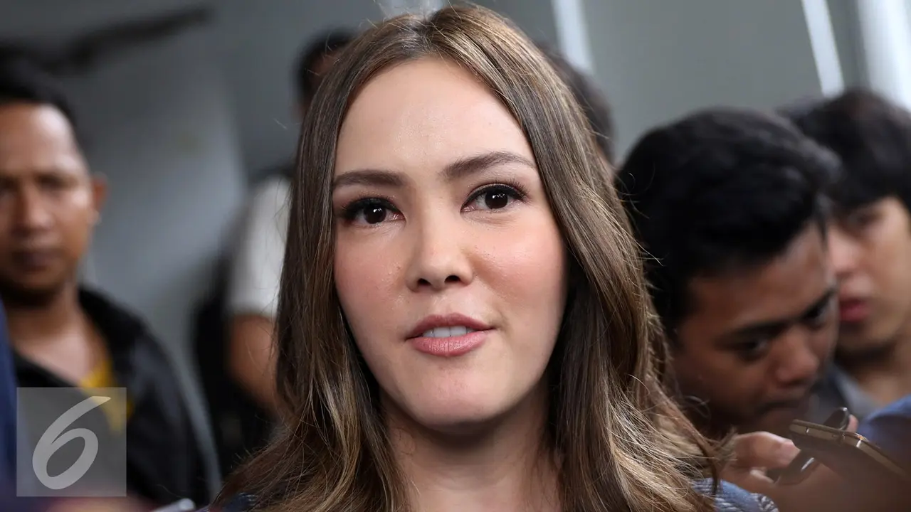 Demi Janji Suci, Cathy Sharon Berjuang Pertahankan Pernikahan
