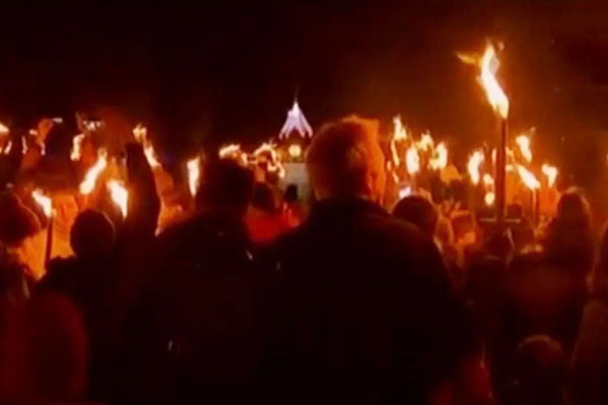VIDEO: Tradisi Unik Arak Obor Akhir Tahun di Skotlandia
