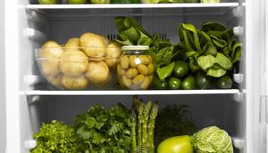 Ilustrasi penyimpanan sayuran di kulkas (copyright Freepik)