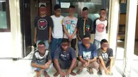 Sembilan tersangka pemerkosa siswi salah satu sekolah di Larantuka, Kabupaten Flores Timur, Nusa Tenggara Timur. (Liputan6.com/Ola Keda)
